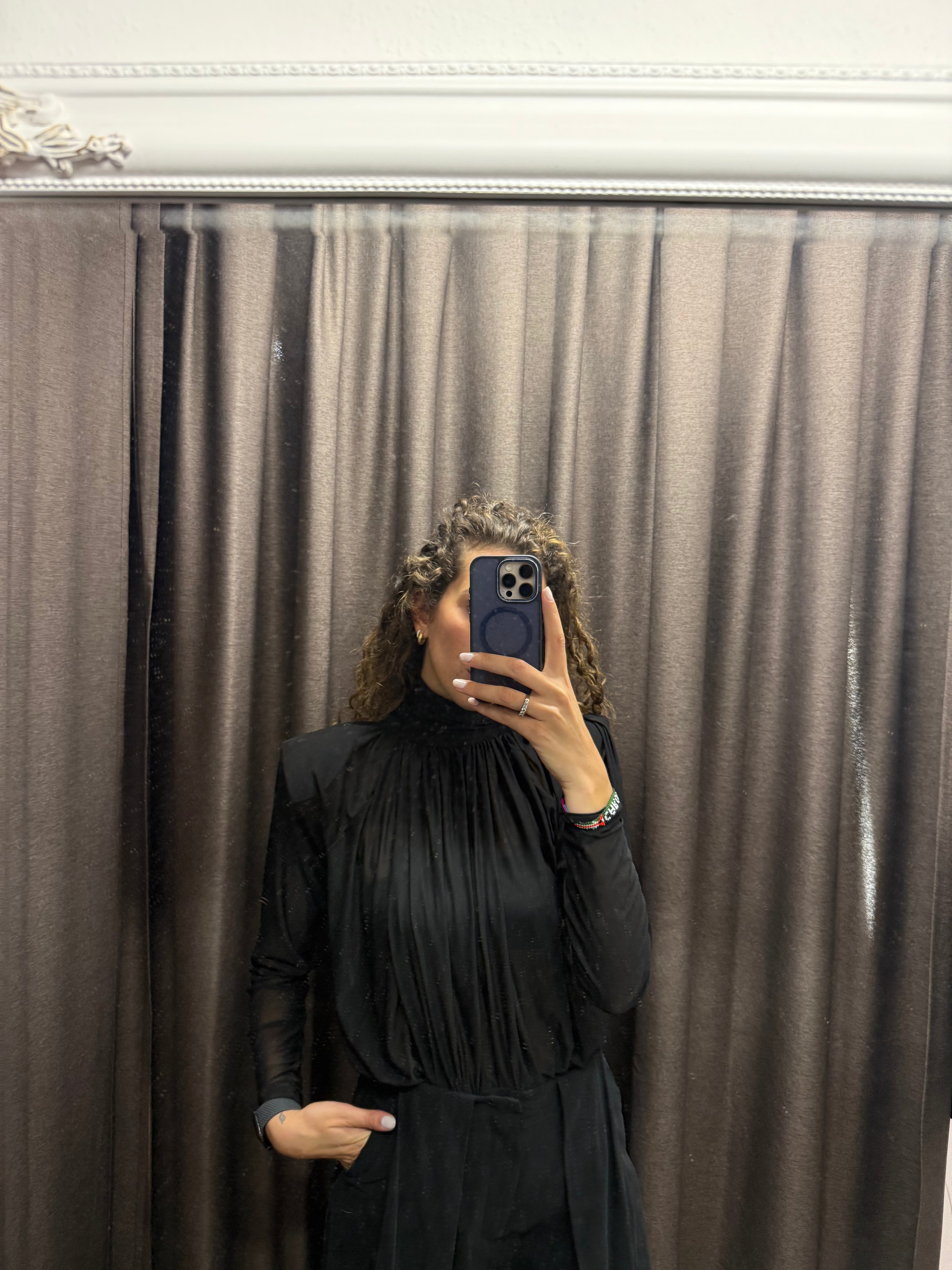 Body drappeggiato con spalle imbottite