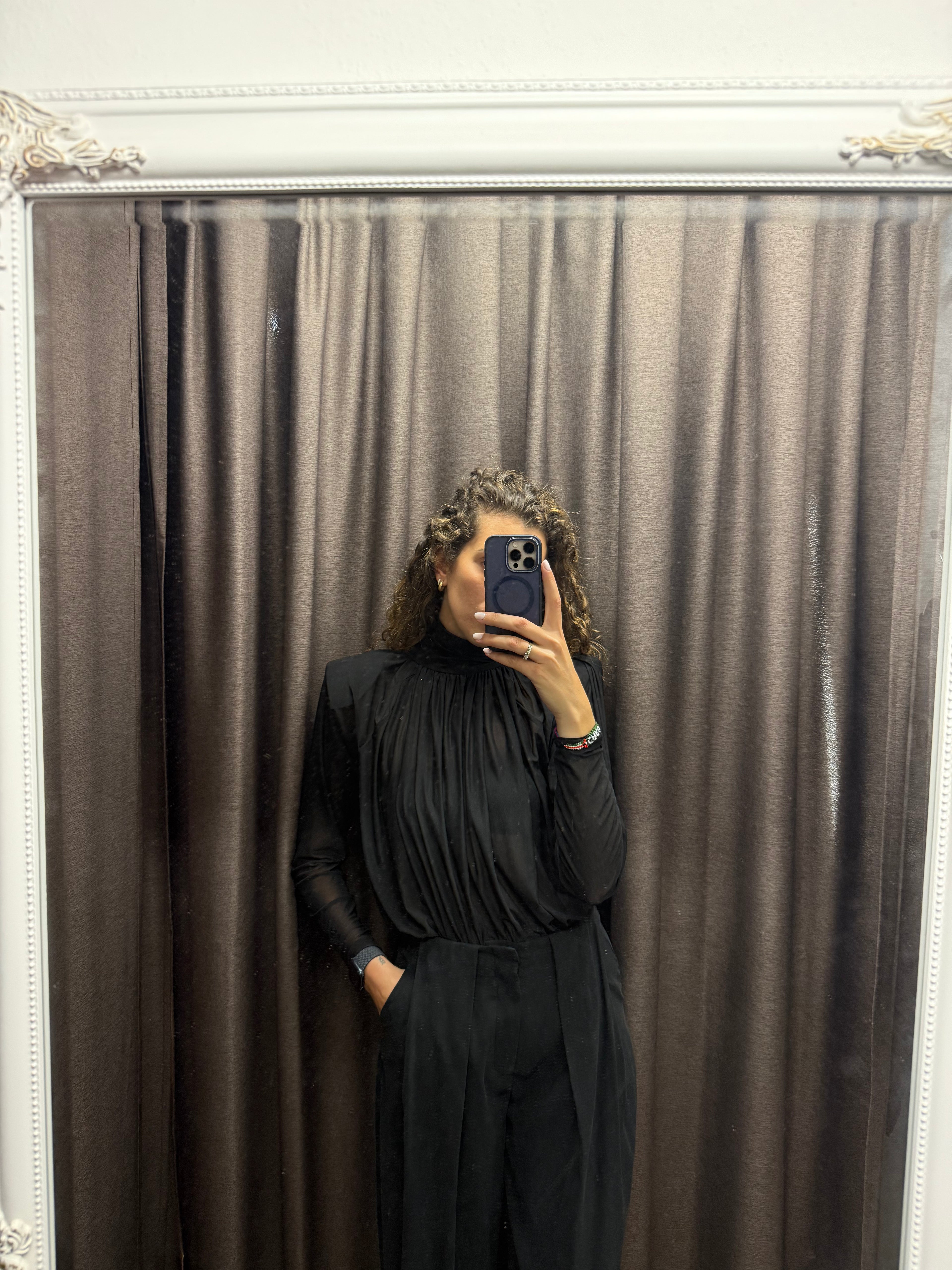 Body drappeggiato con spalle imbottite