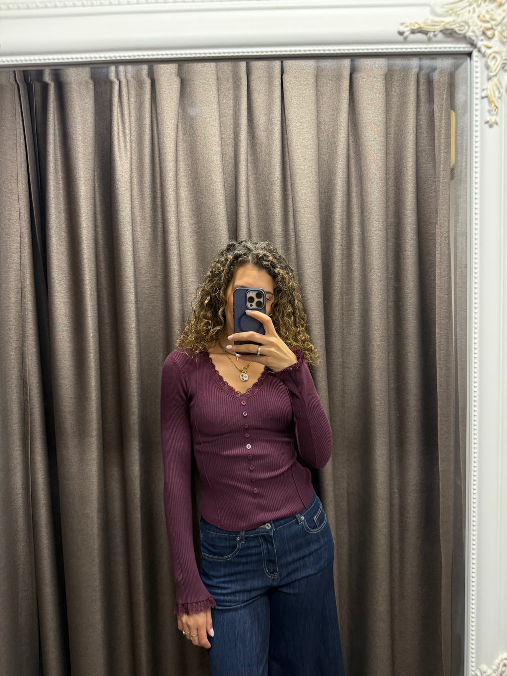 Maglia costina con bordo in pizzo