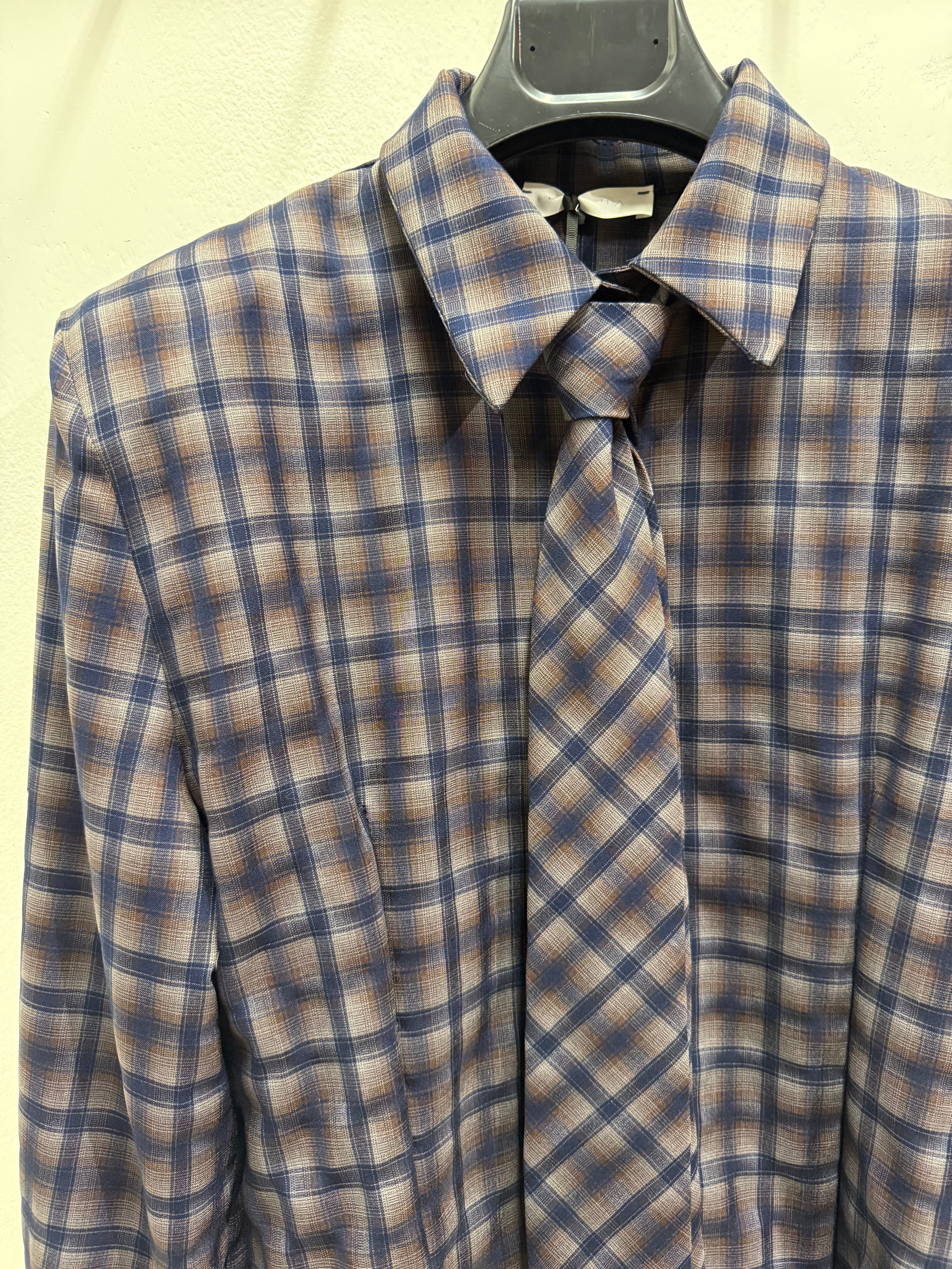 Camicia con cravatta