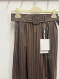 Pantaloni rigati con cintura