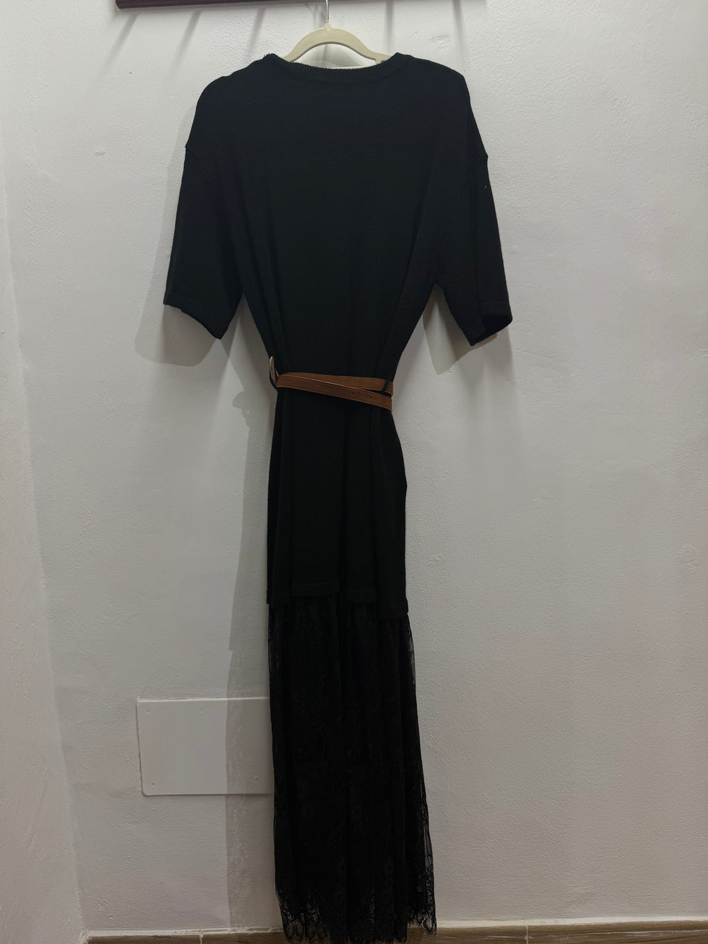 Vestito in maglia con pizzo