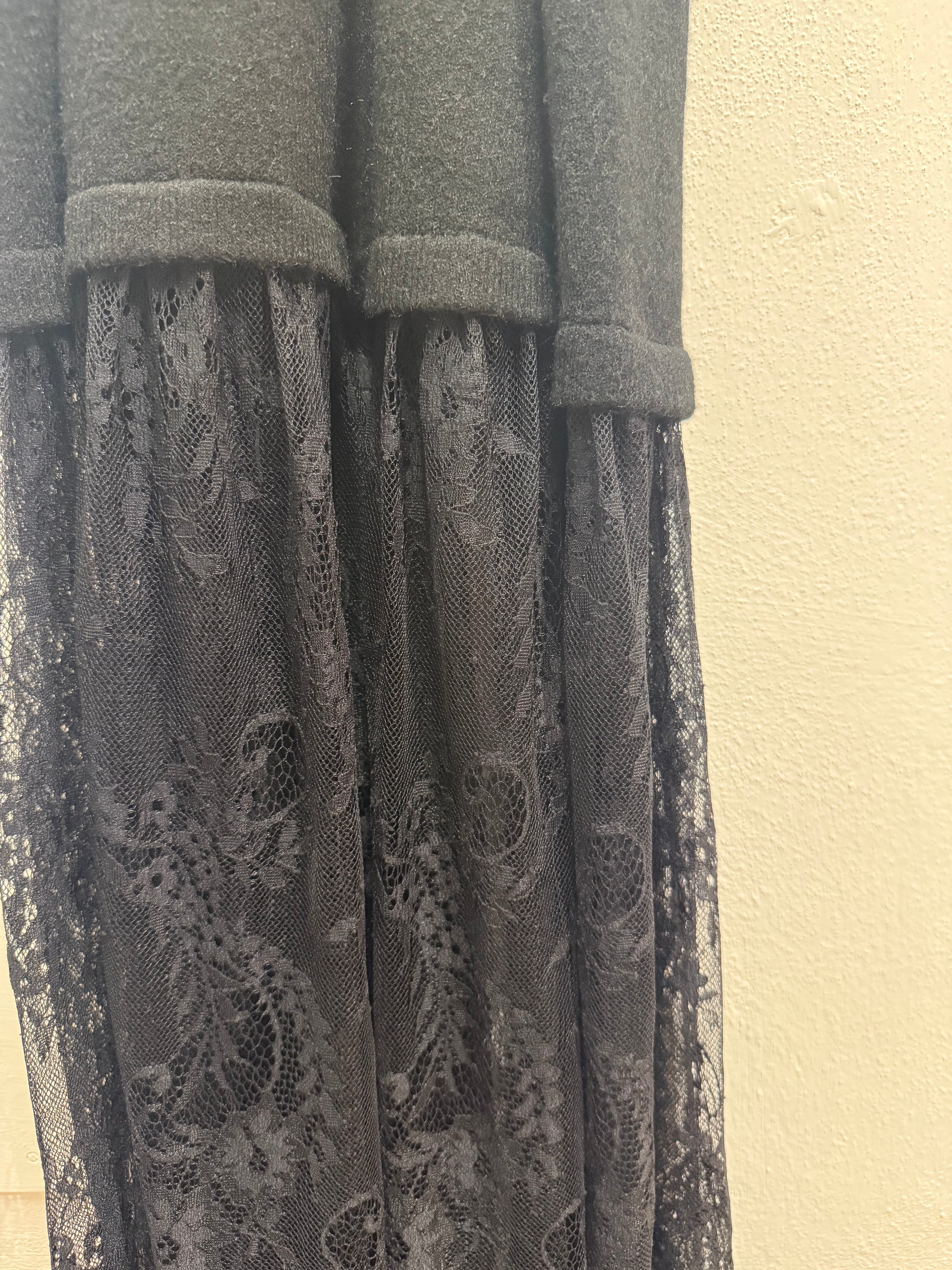Vestito in maglia con pizzo