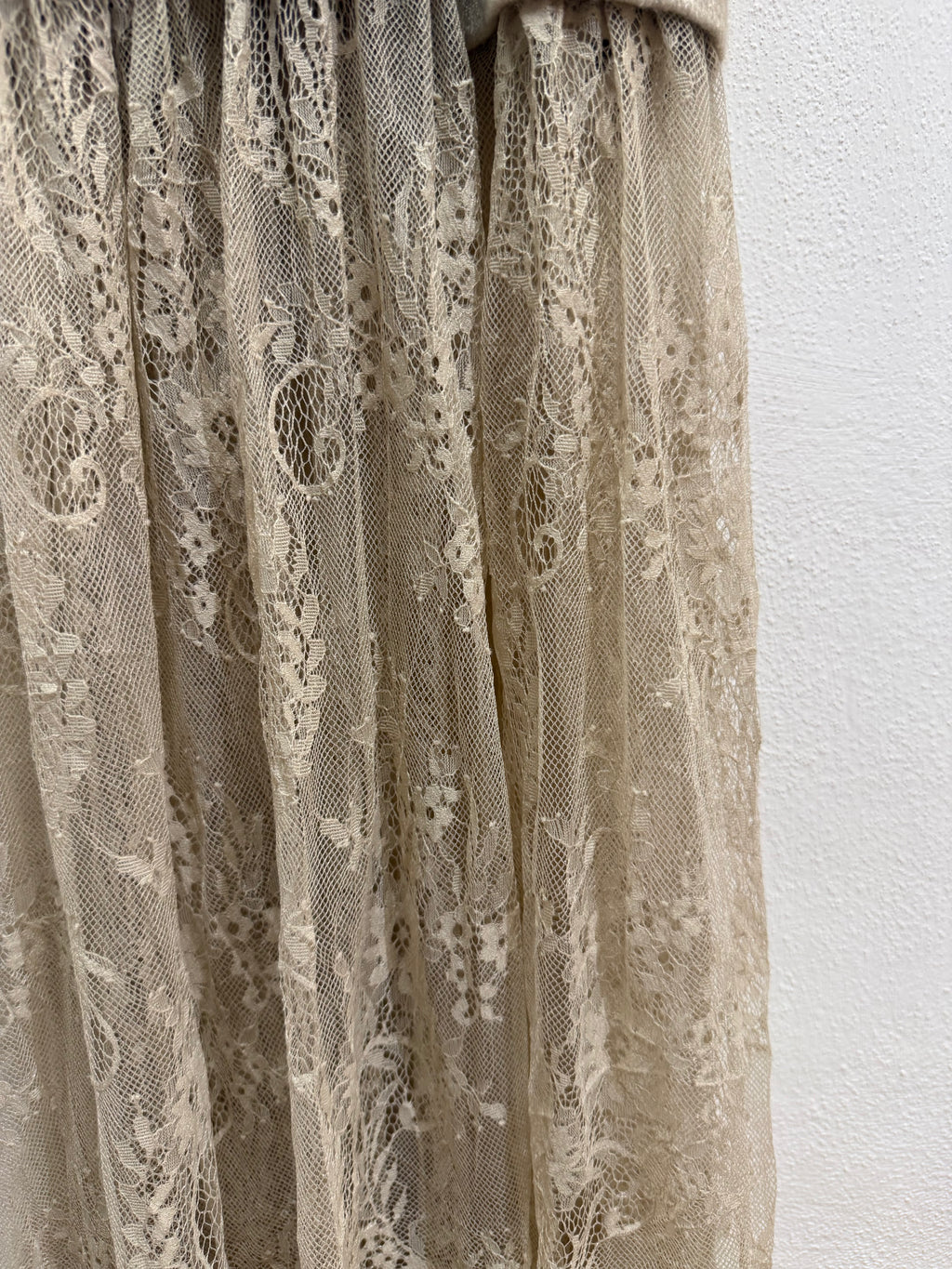 Vestito in maglia con pizzo