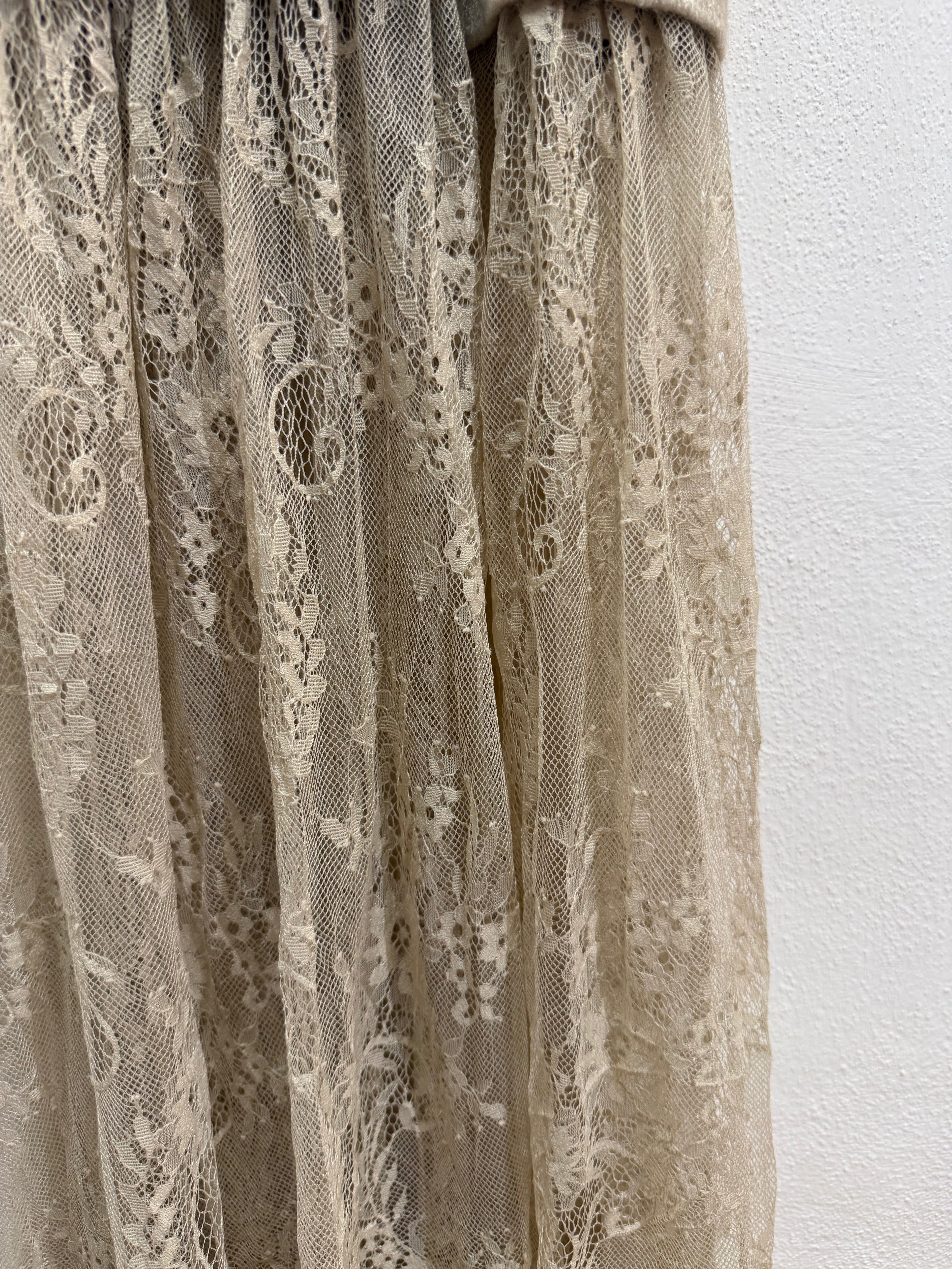 Vestito in maglia con pizzo