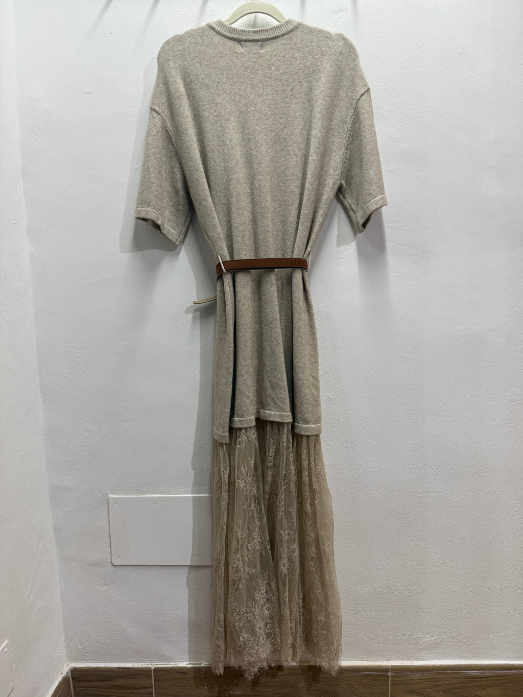 Vestito in maglia con pizzo