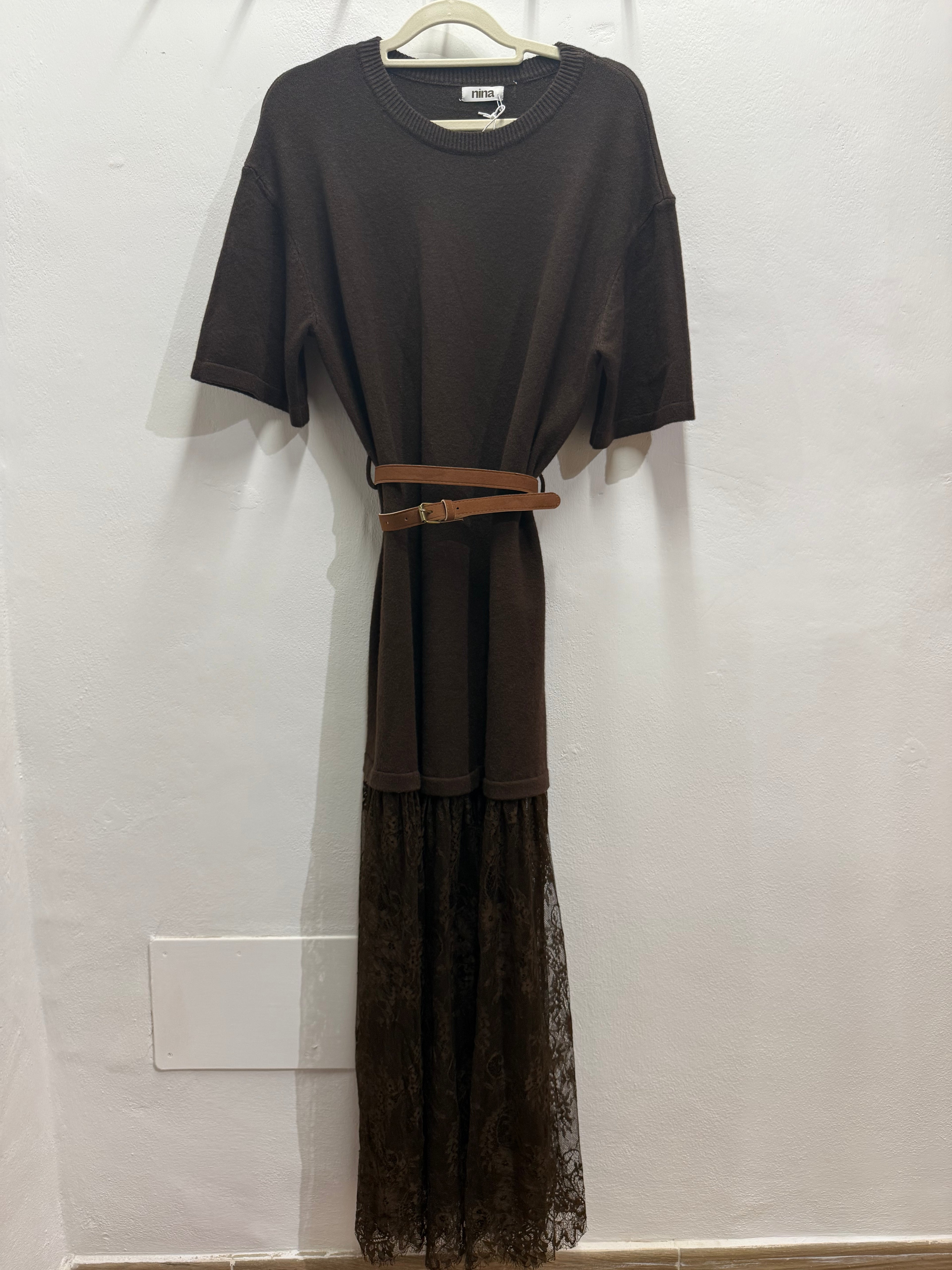 Vestito in maglia con pizzo