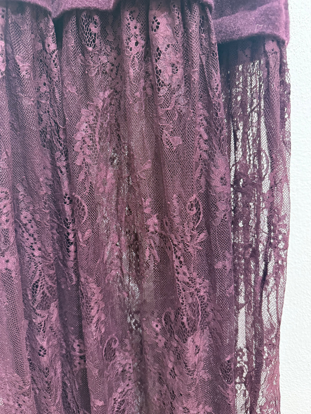 Vestito in maglia con pizzo