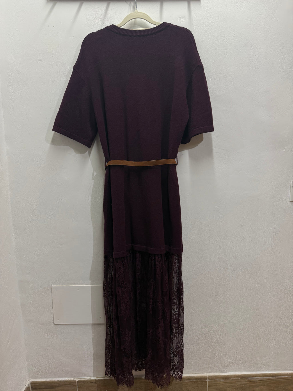 Vestito in maglia con pizzo