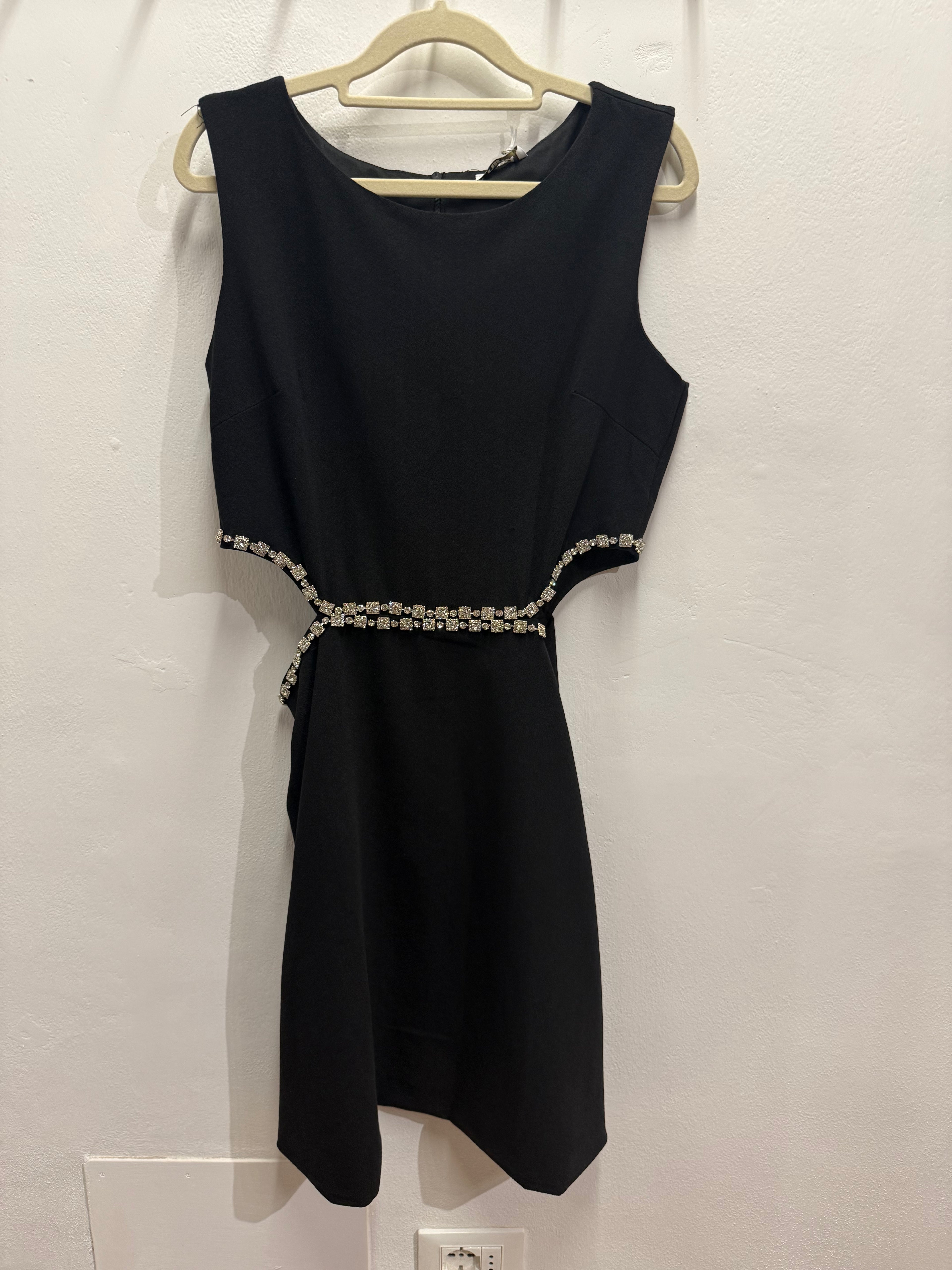 Abitino con cut-out